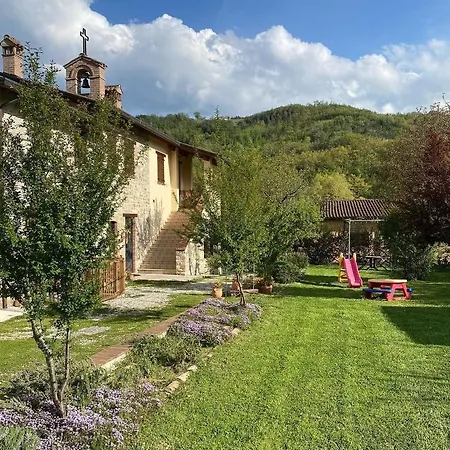Domus Laetitiae Santa Croce Фермерский дом Гуальдо-Тадино