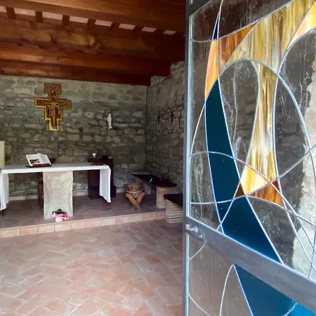 Domus Laetitiae Santa Croce Farm stay