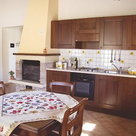 Domus Laetitiae Santa Croce Farm stay *
